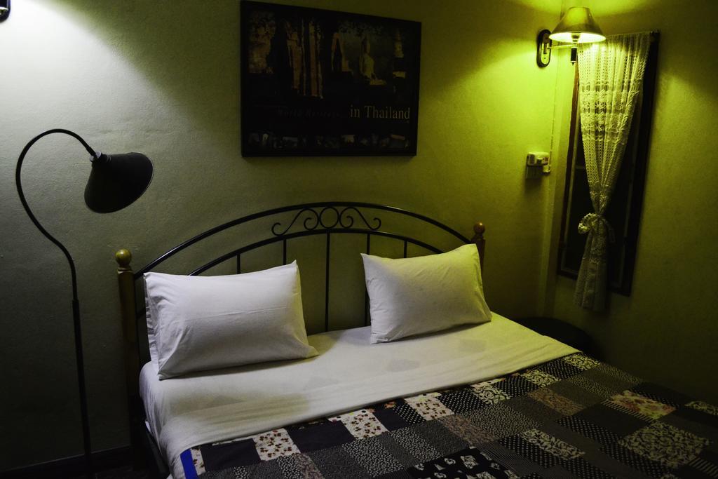 Brickhouse Ayutthaya Guesthouse Est 1986 Eksteriør billede