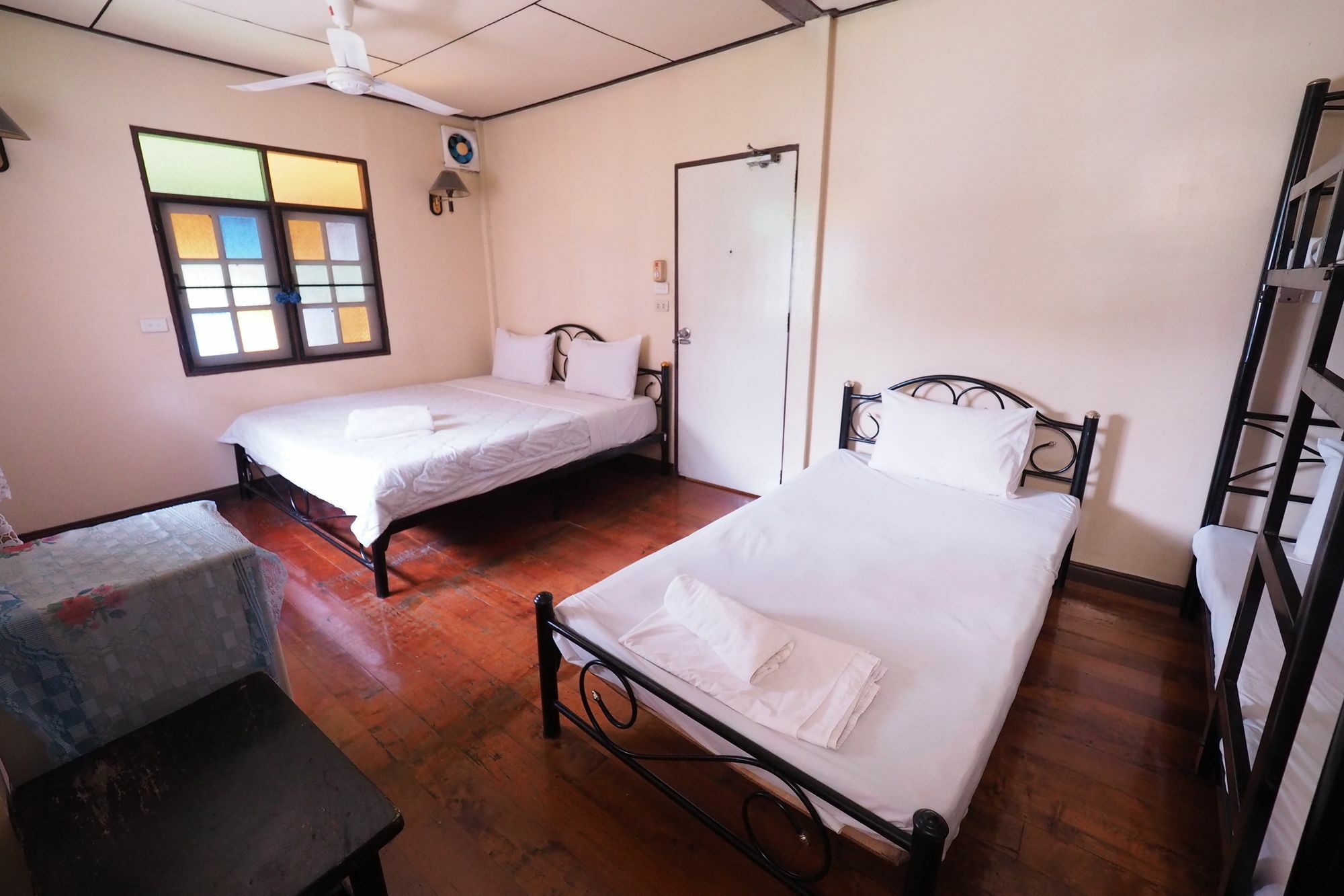 Brickhouse Ayutthaya Guesthouse Est 1986 Eksteriør billede