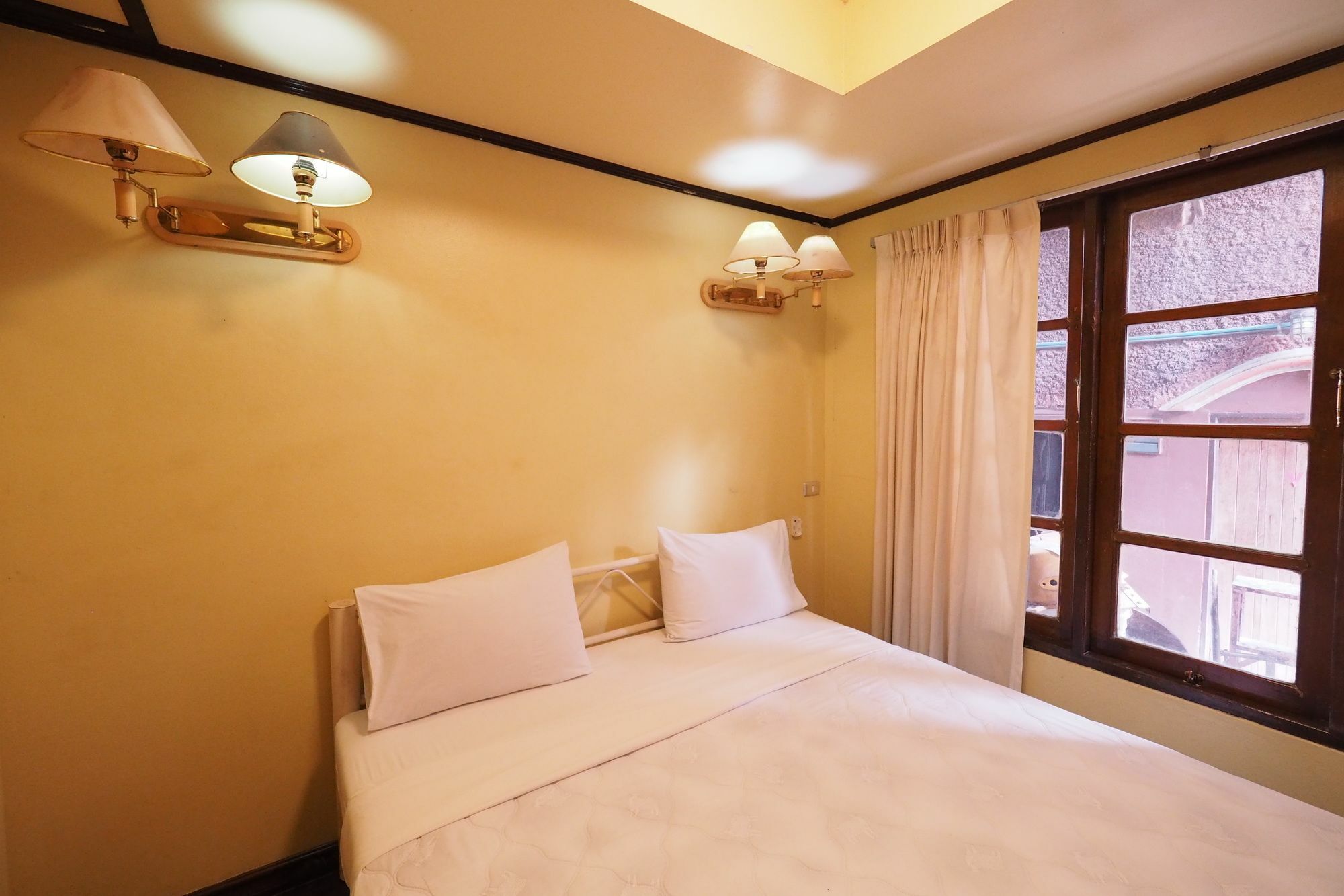Brickhouse Ayutthaya Guesthouse Est 1986 Eksteriør billede